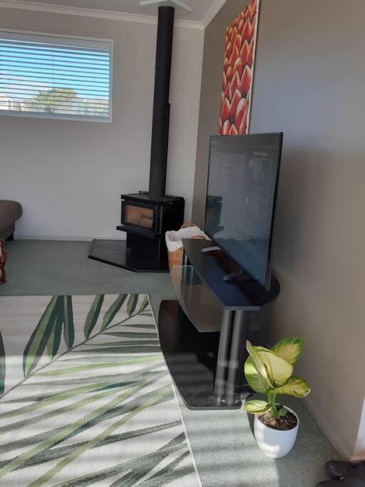 3 Bedroom Holiday Home In Prime Kaikoura Location! Bagian luar foto